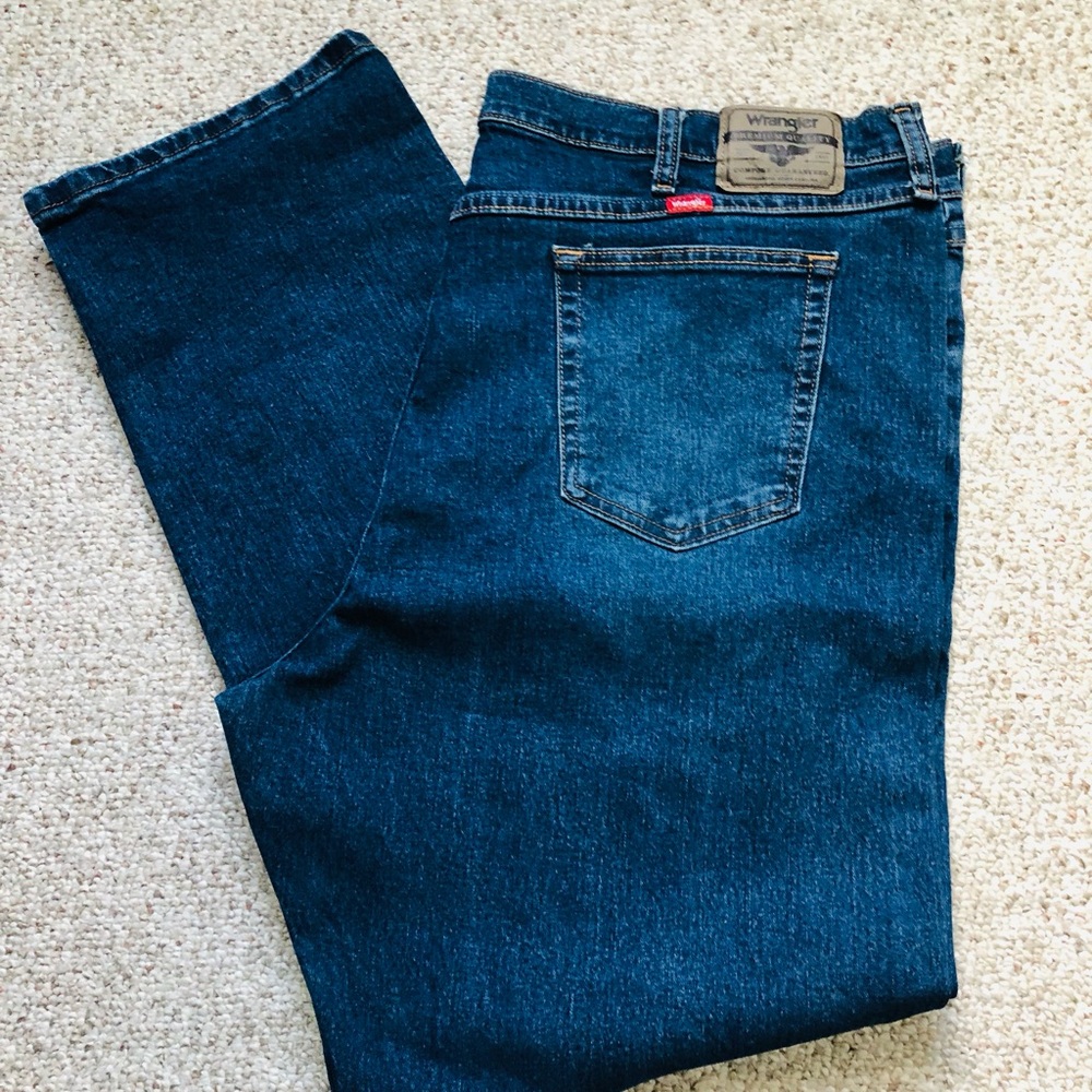 Mens Wrangler Classic 5 pocket Jeans. Size 42” x 32”.